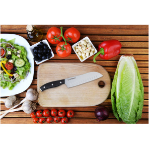 Salad,With,Feta,Cheese,And,Fresh,Vegetables,On,Wooden,Background